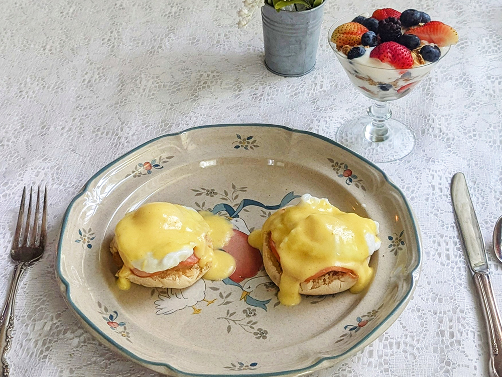 Eggs Benny