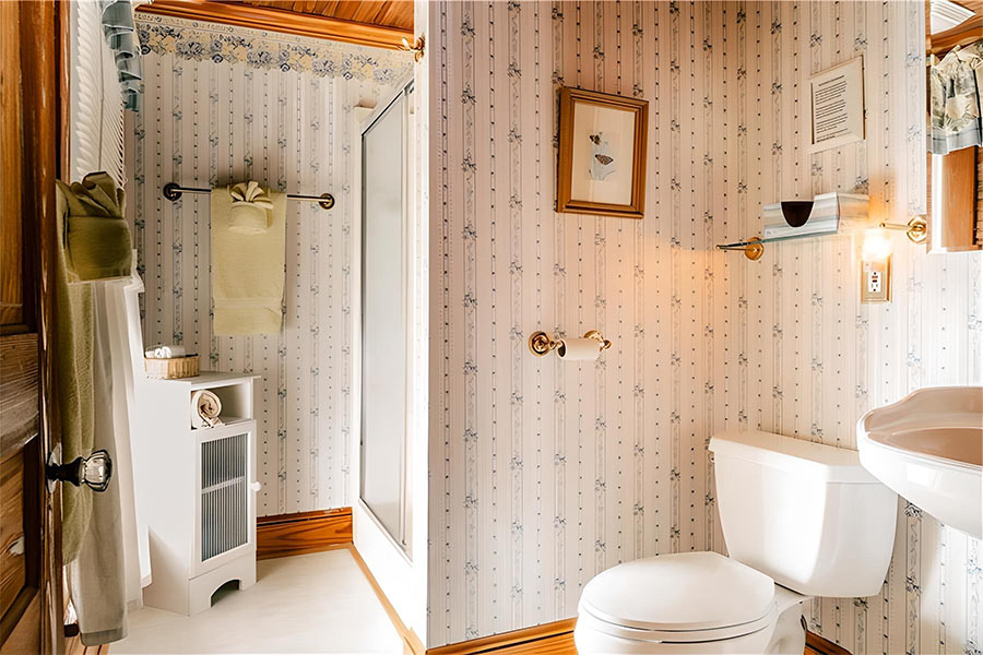 Summit Room Bath