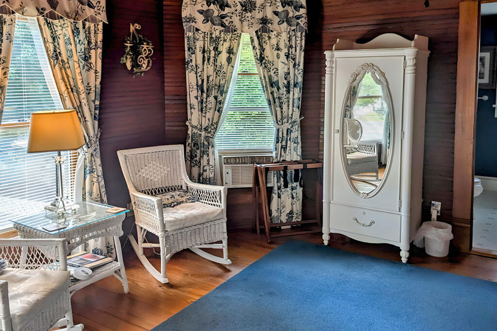 Waverly sitting area